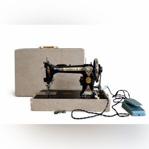 Vintage Antique Singer Sewing Machine Aristocrat Motor Pedal Case Black